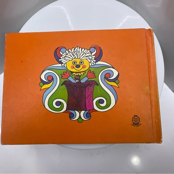 Bag of Tricks! Fun things to make and do with the groceries book - Picture 5 of 5